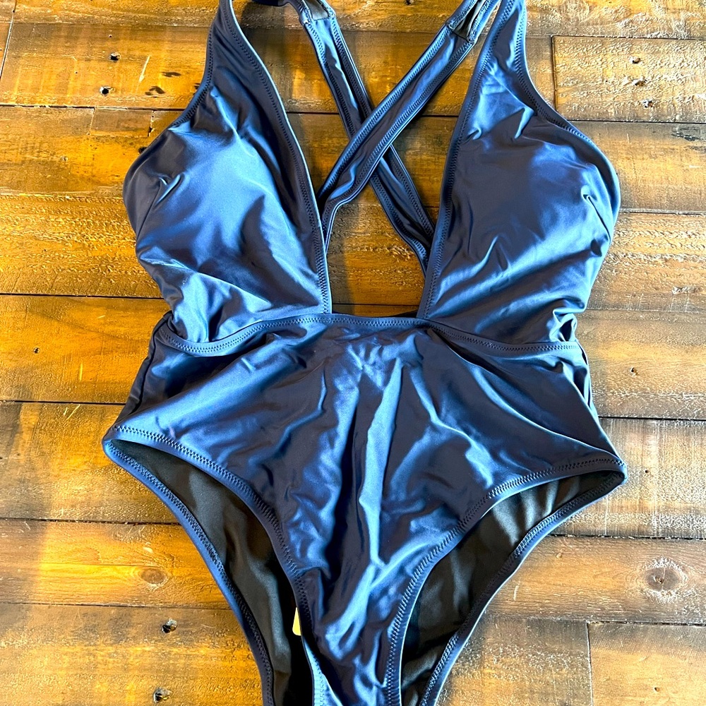 NWT Cupshe plunging neckline, cross-back swimsuit // Navy // L
